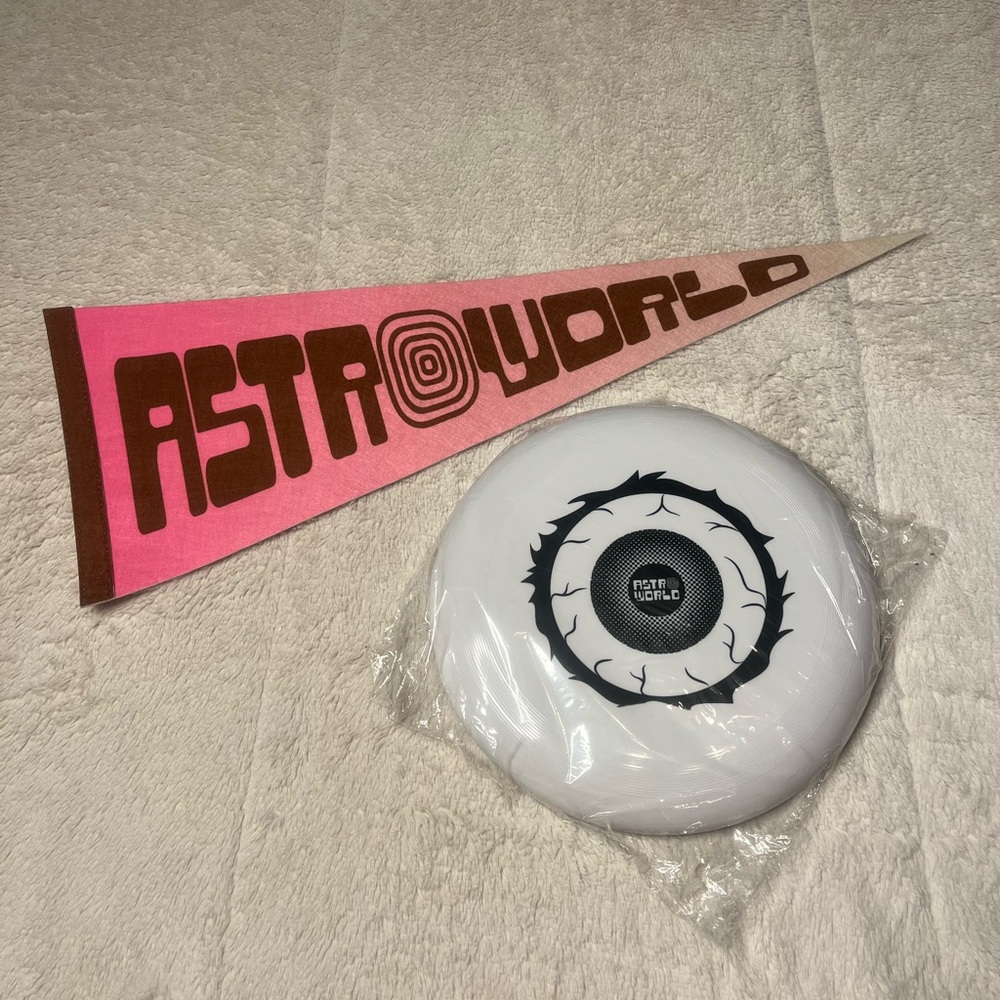 Travis Scott Astroworld Sealed White Frisbee + Pennet Flag Lot New Rap Album